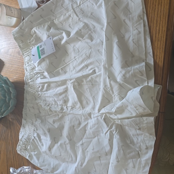 Nike shorts - Picture 2 of 3